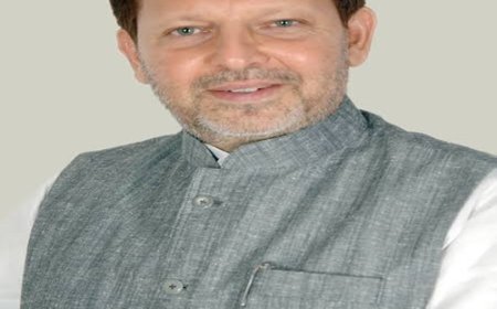 रोहतक अनाज मंडी पहुंचे कैबिनेट मंत्री अरविंद शर्मा: धान और बाजरा खरीद का लिया जायजा, अधिकारियों को दी खरी-खरी—'किसानों को न हो कोई परेशानी'