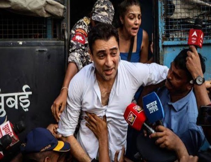 इमरान खान को 28 अक्टूबर तक भारत छोड़ने का आदेश